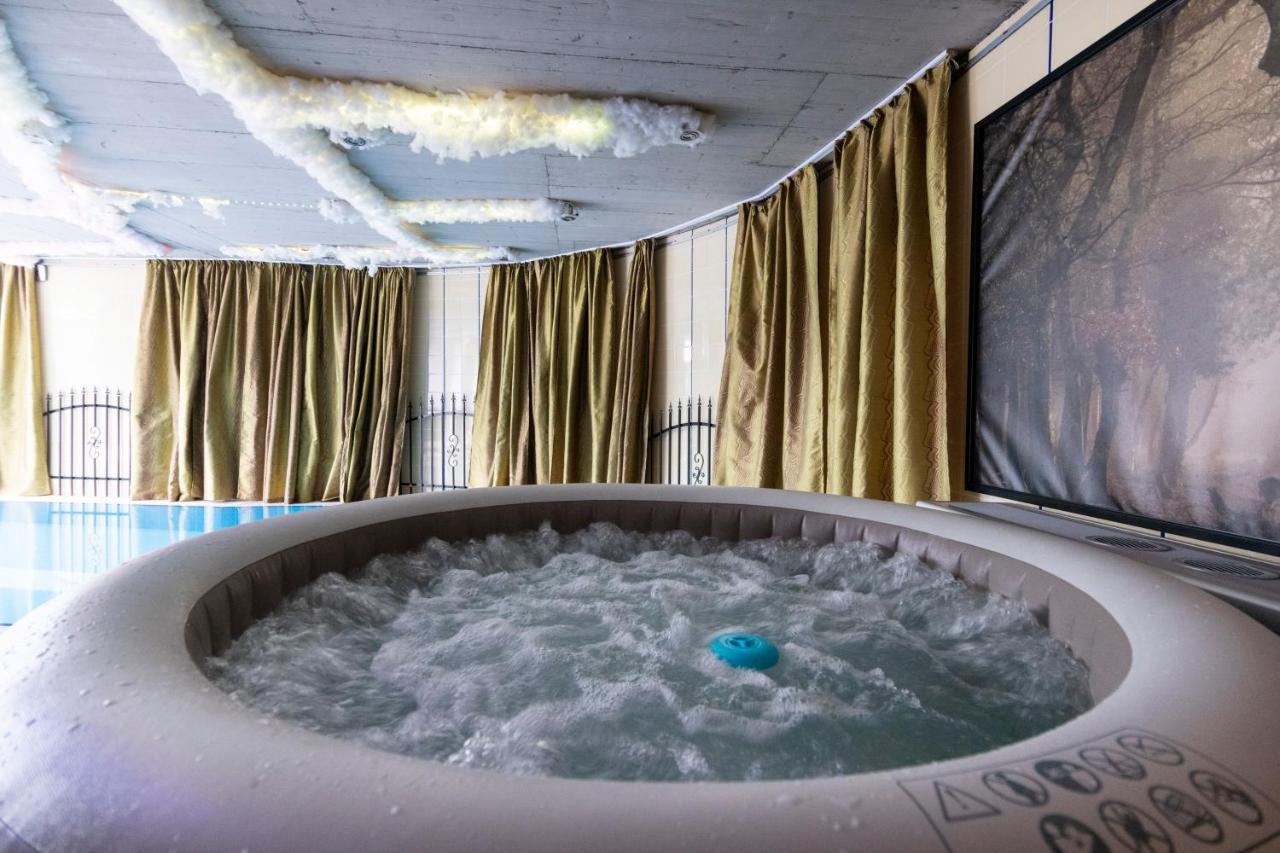 Unique With Private Pool, Cinema, Apartamento Praga